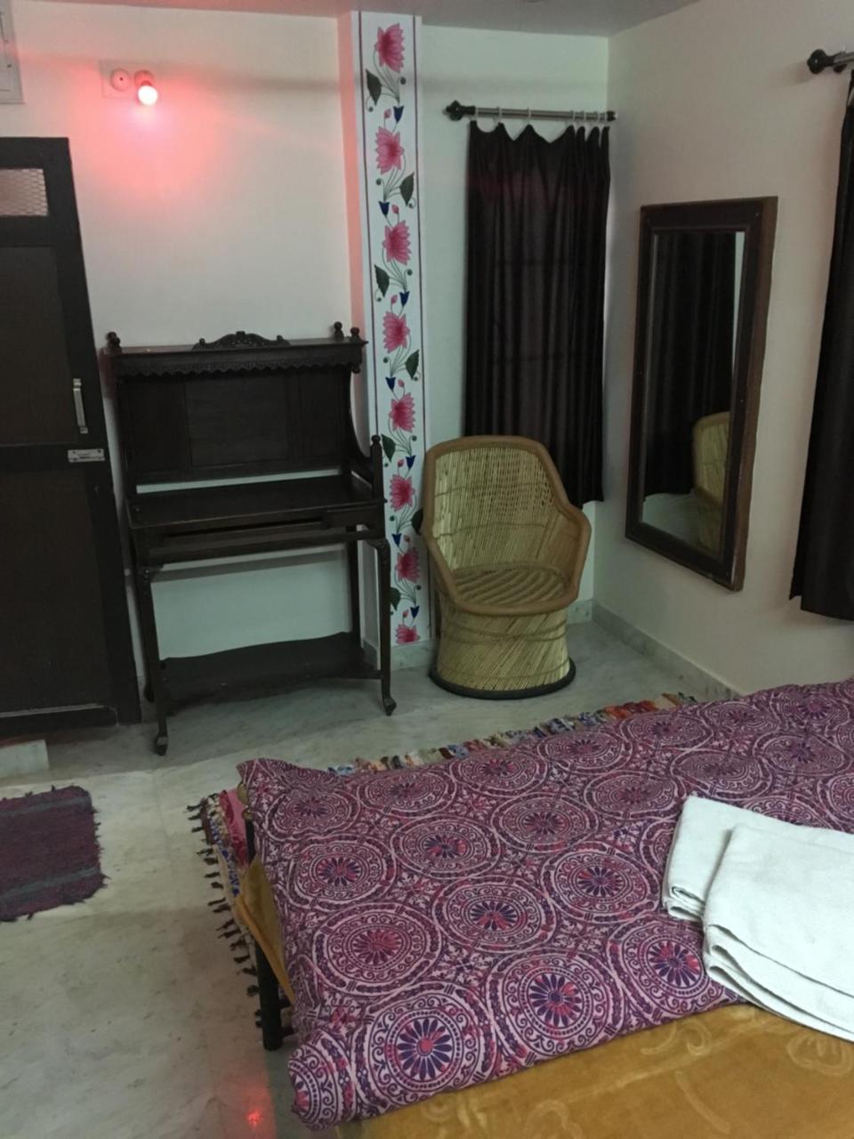 Black Pepper Home Stay Udaipur Extérieur photo